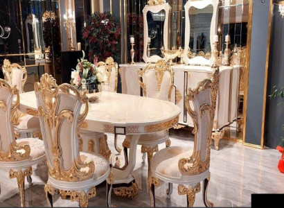 Elegant dining room set in gold for sophisticated furnishings
