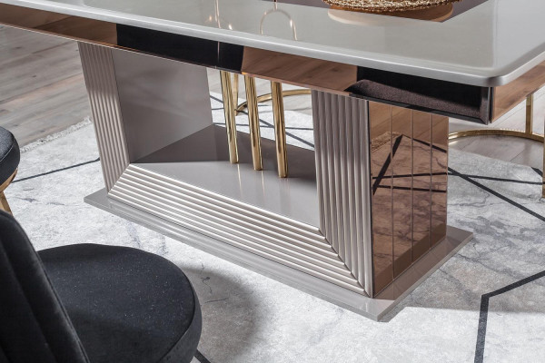 Modern Dining room Set Consists of Dining table and 6x Chairs Stylish 7 pieces.