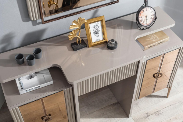 Perfect Bedroom Set Dressing table with Mirror Design Luxury new