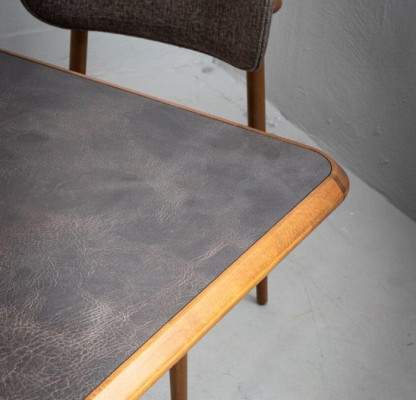 Country house style 5 pieces. Dining room set: wooden table with comfortable chairs