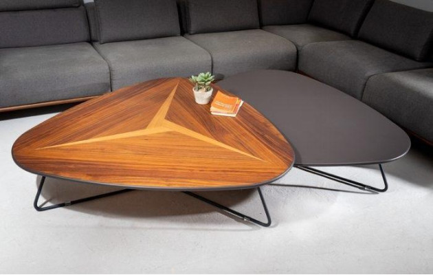 Modern wood coffee tables in a set of 2, side tables new in living room