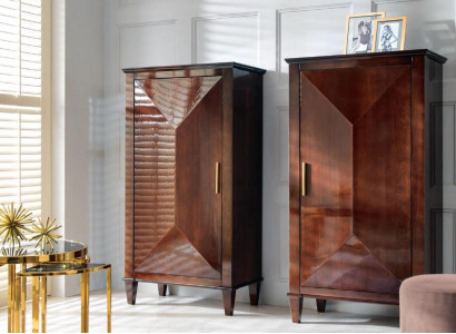 Wardrobe Classic Furniture Luxury Cabinets Wood Living room Brown tall cabinet