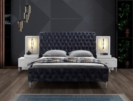 Elegant Chesterfield bedroom set in black and white