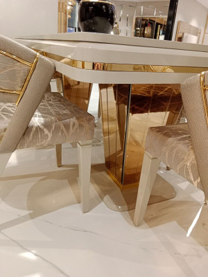 Luxurious 6x Chairs Clear lines and elegance complement any interior
