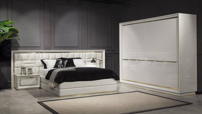 Wardrobe Modern Comfortable in White with luxurious storage space