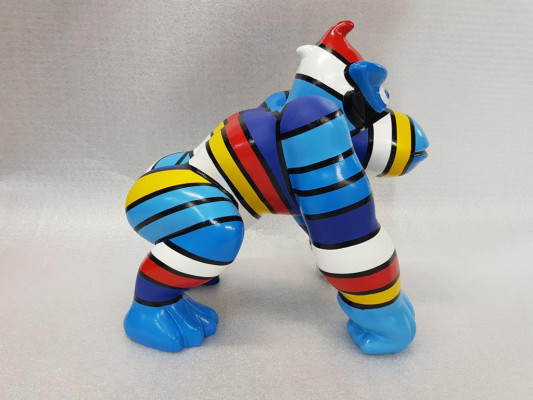 New modern designer figure: Decorative gorilla statue for the garden