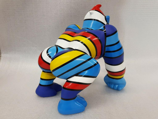 New modern designer figure: Decorative gorilla statue for the garden