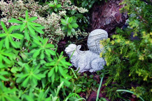 Garden Decoration Squirrel Patio Stone Figures Figure Decorative Statue