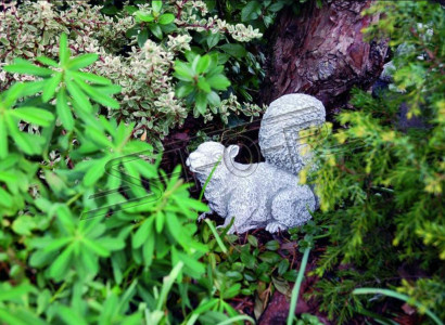 Garden Decoration Squirrel Patio Stone Figures Figure Decorative Statue