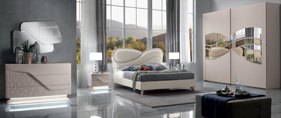 Suite Set 6-piece Bedroom Bed Bedside table Wardrobe Chest of drawers Mirror