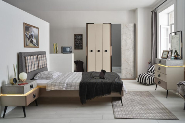 Bedroom Complete's Bed Bedside table Chest of drawers Mirror Wardrobe 5pcs.