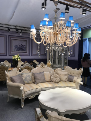 Exclusive Wood carved four-seater xxl couch Baroque Rococo Textile Sofa Round