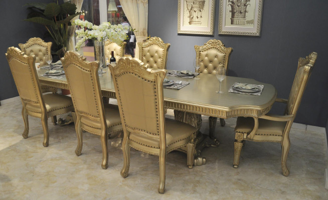 Complete e Beige Dining room ambiente Designer Dining table with chairs