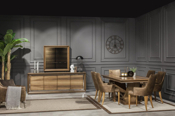 Mirror Luxurious wall mirror in a modern style with a brown frame