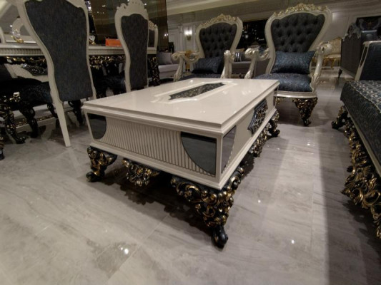 Luxurious Living room Set 2x 3-Seater Sofas, two armchairs and Coffee table