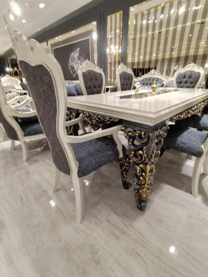 Luxurious Dining room Set with Dining table, 6 chairs and stylish elegance