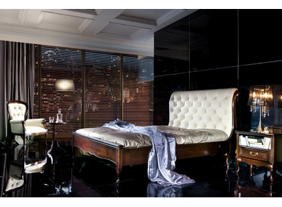 Chesterfield Bed Double bed Genuine Leather Upholstery Beds with Swarovski possible