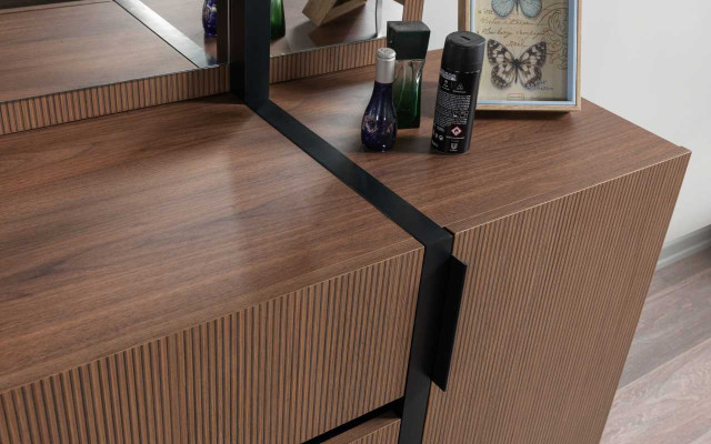 Modern Brown Bedroom Chest of drawers 3x drawers 1 door Wood Furniture