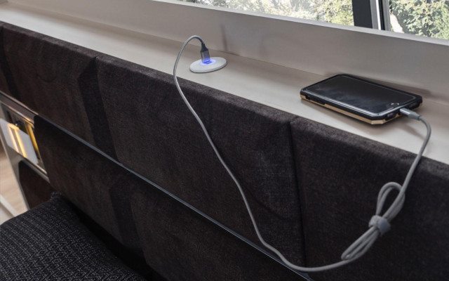 Bedroom Suite Luxury Bed Designer Dressing table Console 5-piece set