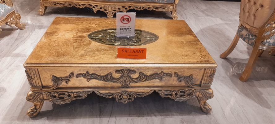 Baroque Coffee table Gold Color Carved Legs Table Wood Living room