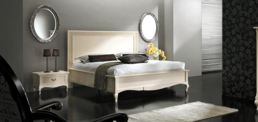Italian Bedroom Furniture Bed Bedside table Solid Wood Beds Set 4pcs.