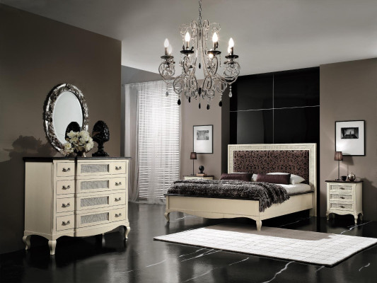 Luxury bedroom set 4 pieces. Bed 2 Bedside tables Chest of drawers Solid wood Furniture Italy