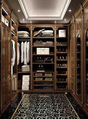 Walk-in Clothes Wardrobe Luxury Changing Room Classic Coat Rack Custom Made