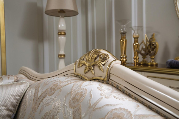 Baroque Armchair Gold Beige Armchair Single Seater Classic Style Furniture Velvet Wood