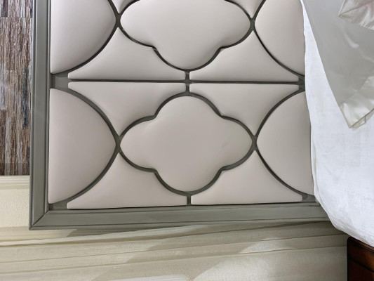 Premium double bed in Classic n Design with beige leather interior