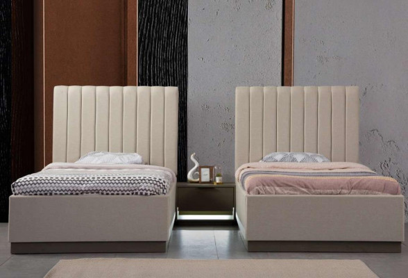 Set 5 pieces. Bedroom 2x Beds Bedside table Italian style suite