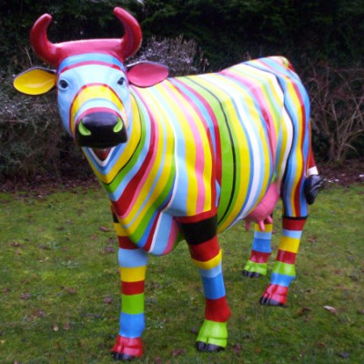 Designer Abstract Modern Figure Statues Cow Plastic Decorative Garden Sculptures