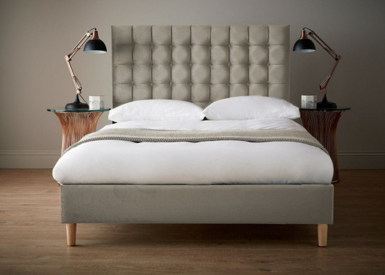 Modern light beige Chesterfield Double bed Designer Bedroom Bed