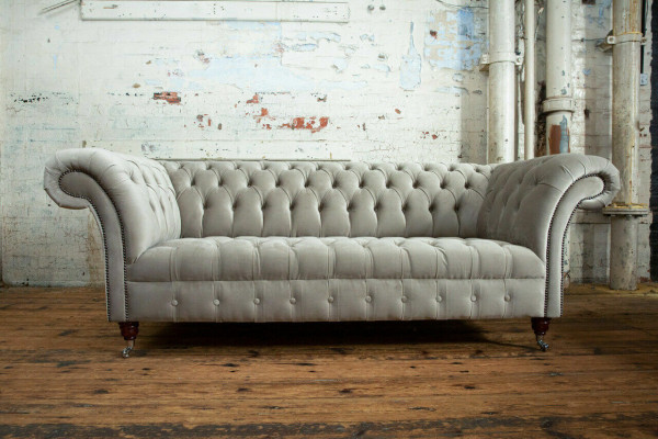Stylish light gray Chesterfield three-seater luxury living room 3-seater