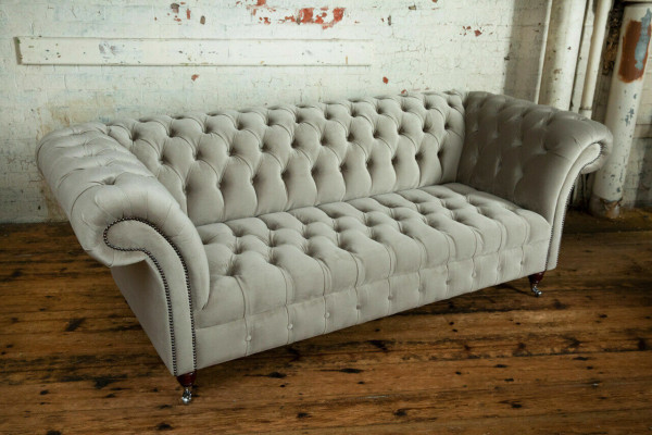 Stylish light gray Chesterfield three-seater luxury living room 3-seater