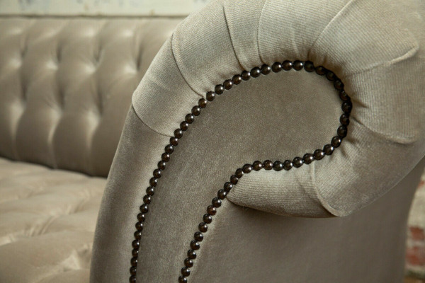 Stylish light gray Chesterfield three-seater luxury living room 3-seater