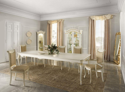 Dining room set 9 pieces. Dining table 6x Chairs Display case Wardrobe Showcases Solid wood